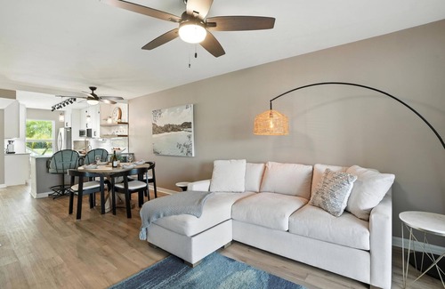 Hammock Bay Condo | Gorgeous water view 2-bedroom condo minutes from Marco Island