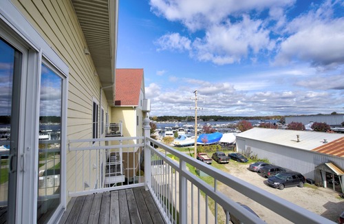 Spring Lake Condo | Gorgeous Waterfront Condo on Spring Lake with Pool Access