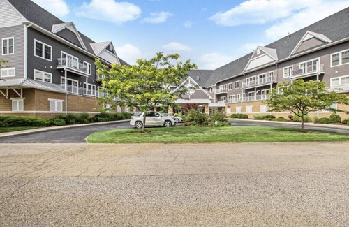 Spring Lake Condo | Gorgeous Waterfront Condo on Spring Lake with Pool Access