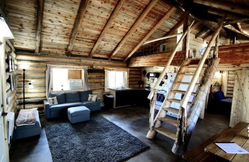 Blanding House | Gorgeous Wooden Rustic Cabin in Blanding, Utah
