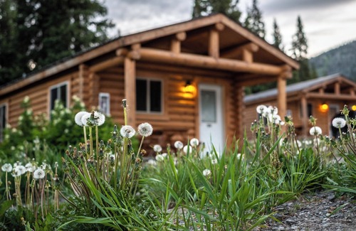 Moran Hotel | Gorgeous Wyoming! Two Comfortable Units, Close to Attractions, Pet-Friendly!
