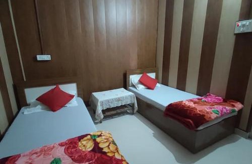 Sarnath Hotel | Goroomgo Hotel Kashi Nest Varanasi - A Peacefull Stay & Parking Facilities