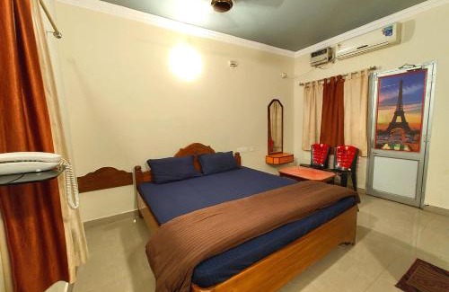 Puri Hotel | Goroomgo Hotel Rajeshwari Puri Near Sea Beach