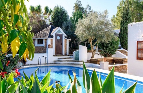 Sant Agusti des Vedra Villa | Gothia villa Ibiza with Pool & Sauna