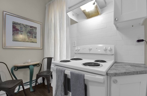 Near East Columbus Apartment | Governors Place just mins to down town