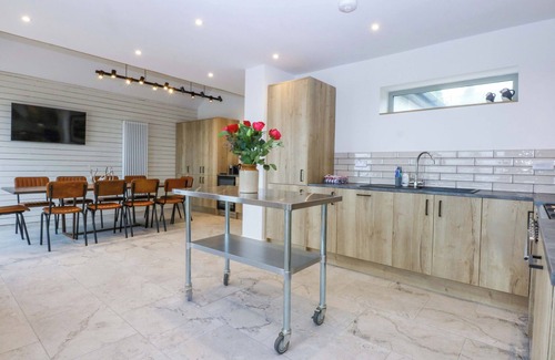 Criccieth Cottage | GOWAN BRAE, pet friendly, luxury holiday cottage in Criccieth