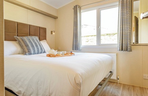 Stibb House | Grab a cosy getaway in the Lundy 3, ideal for a get-away-from-it-all holiday.