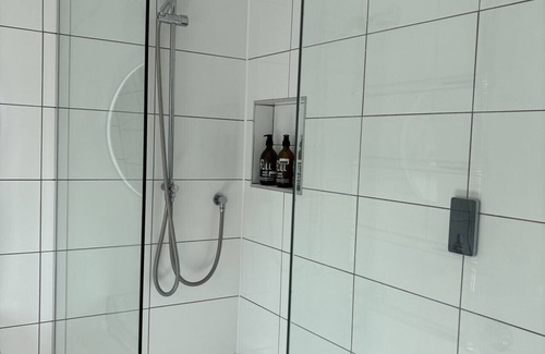 Tring Apartment | Grace`s Guesthouse Room 4