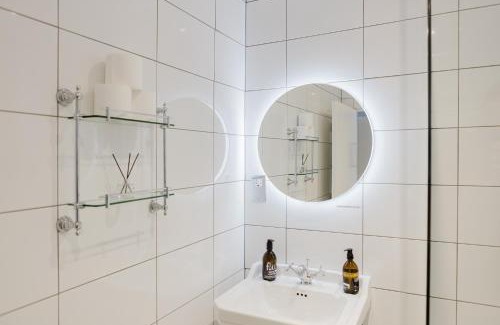 Tring House | Grace's Guesthouse Room 2