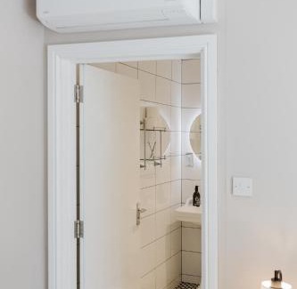 Tring House | Grace's Guesthouse Room 2