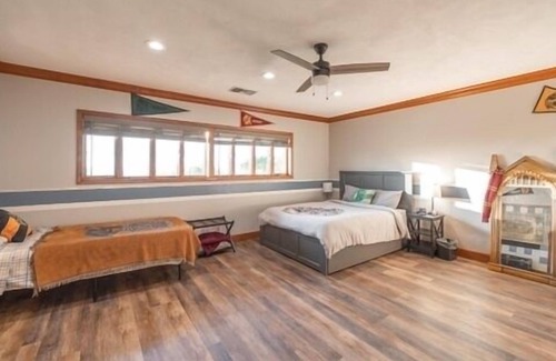 Godfrey Cabin | Grafton Getaway @ Overlook Lodge - an 8,000 sq foot home on 33 acres & sleeps 35