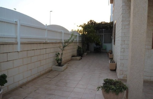 Lo Pagan Apartment | Gran Casa Esquinera con Enorme Patio