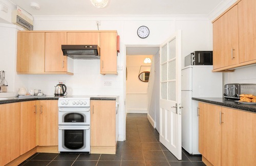 Mullion Cottage | GRANARY COTTAGE, pet friendly, with pool in Mullion