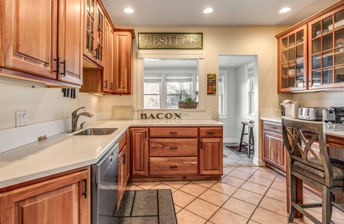 Newton Corner House | Grand 10 Room Home Near Boston Sleeps 9 with free parking