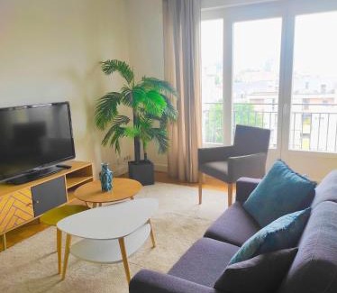 Clamart Apartment | Grand 2 pièces vue dégagée quartier gare