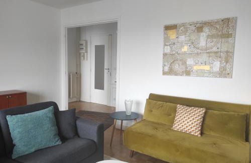 Clamart Apartment | Grand 2 pièces vue dégagée quartier gare