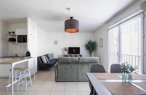 Pantin Apartment | Grand 2P Lumineux, Cosy et au Calme proche Paris !