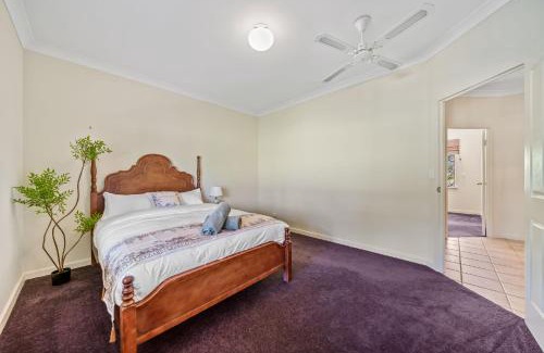 Jandakot House | Grand 6BR Farmstay in Airport Coogee Beach&Fremantle