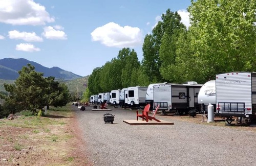 Williams House | Grand Canyon RV Glamping Premium Suite (Glamping Getaway)