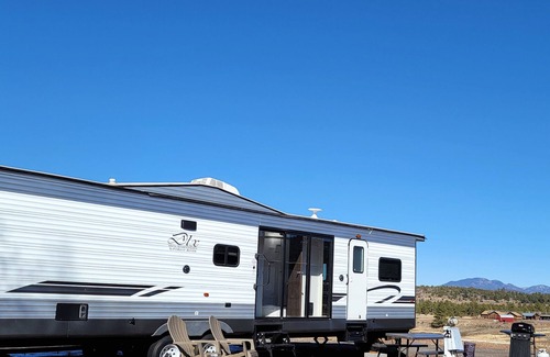 Williams House | Grand Canyon RV Glamping Deluxe Luxury Suite (Glamping Getaway - With Fireplace)