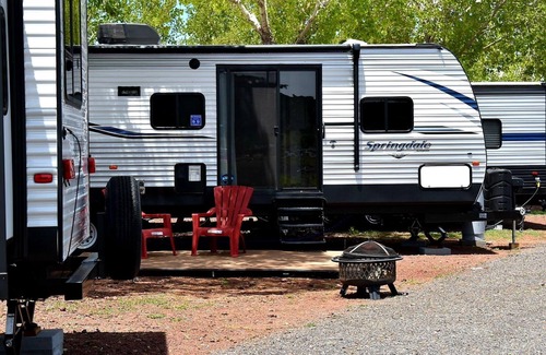 Williams House | Grand Canyon RV Glamping Luxury Suite #2 (Glamping Getaway)