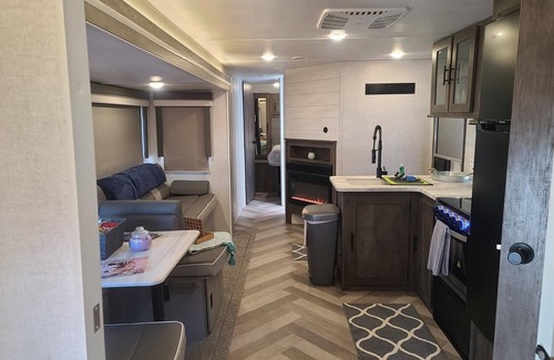 Williams House | Grand Canyon RV Glamping Mini Bunkhouse Suite