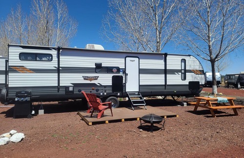 Williams House | Grand Canyon RV Glamping Mini Bunkhouse Suite