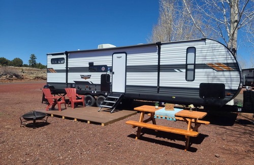 Williams House | Grand Canyon RV Glamping Mini Bunkhouse Suite