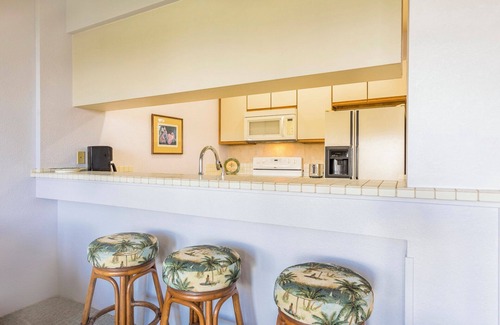 Wailea Condo | Grand Champions 68! Enjoy stunning golf and ocean views from this inviting condo