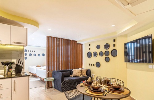 Colonia Cuauhtemoc Apartment | Grand Chapultepec by Kukun