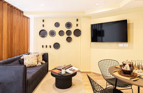 Colonia Cuauhtemoc Apartment | Grand Chapultepec by Kukun