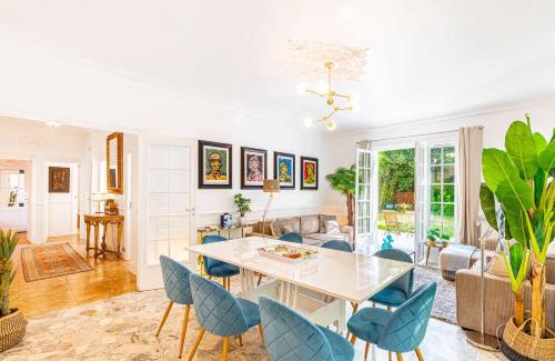 Meudon Apartment | Grand & Classy Apartment with Private Garden, Villa des Ammonites