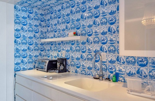 West Avenue Apartment | Grand Deluxe High Floor Bay View Private Balcony Suite Vintage Style Design