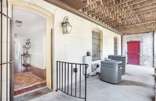 Historic District - North House | Grand Downtown Estate on Broughton for 20 Guests w/Parking by Lucky Savannah