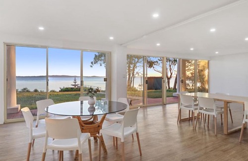 North Arm Cove House | Grand Esplanade