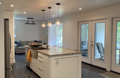 Mount Pleasant House | Grand Getaway - 5 Miles to Beach, Huge Yard, Tons of Space + Gym!