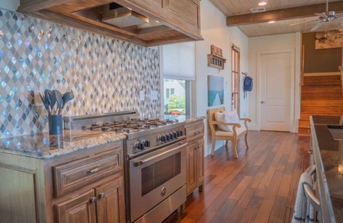 Vinita House | Grand Lake Frontage: 5Bed & 5.5 Bath Grand Lake O' the Cherokees up to 25 guests