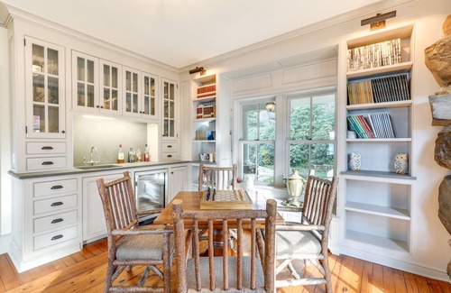 New Preston House | Grand Lakefront Home in Warren w/Expansive Patio!