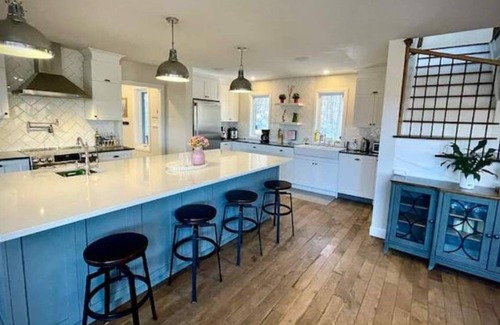 Mont-Tremblant Villa | Grand Luxury villa in Mont-Tremblant/7 min to SKI resort/Game/Sauna/SPA/BBQ