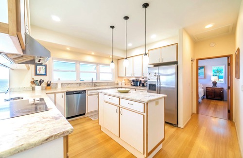 Hakalau House | Grand Oceanfront Gated Estate on the Hamakua Coast.