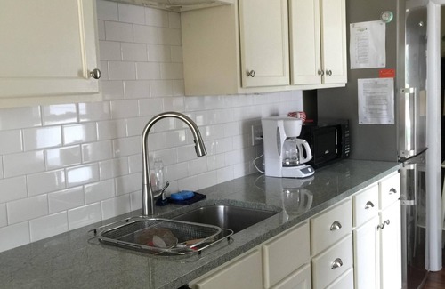 Fulton Heights House | Grand Rapids Fulton Heights Tinyish HOUSE Corporate Rental