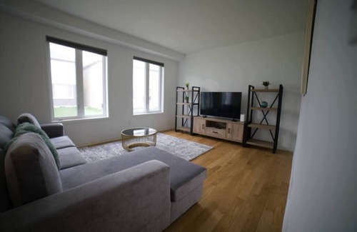 Brantford House | Grand River Retreat S