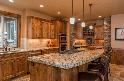 Sunriver House | Grand, Spacious, 5 On Suites, Chef's Kitchen, Bikes, Hot Tub, NO Resort Fees