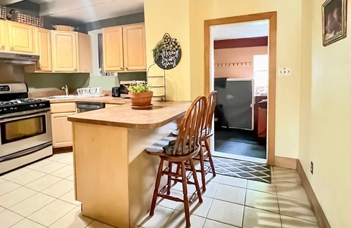 Gettysburg House | Grand Strickhouser Manor c.1853 – Private Downtown Home – Free Parking