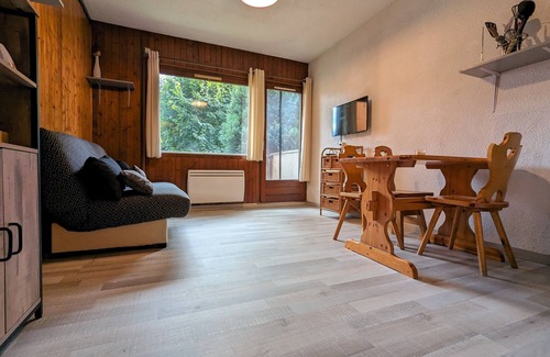 Samoens Apartment | Grand Studio au Cœur du Village - Ski bus à Proximité