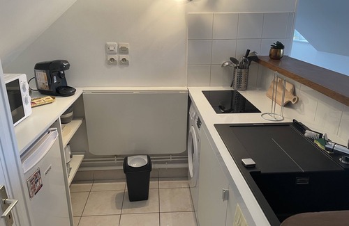 Nemours Apartment | Grand Studio Cosy en Hypercentre ! Rénové Avec A/C