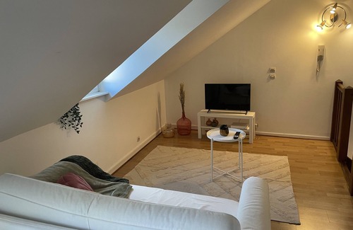 Nemours Apartment | Grand Studio Cosy en Hypercentre ! Rénové Avec A/C