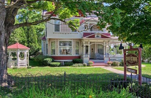 Bellaire Bed & Breakfast | Grand Victorian B&B Inn