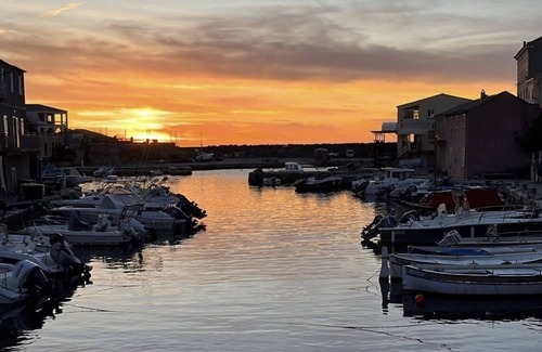 Centuri Bed & Breakfast | Grande Chambre Lumineuse Dans Pittoresque Port de Pêche