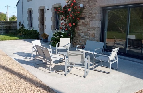 Guisseny Villa | Grande Maison Avec Piscine